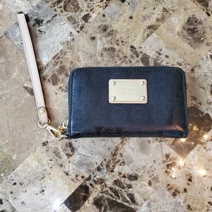 Michael Kors Patent leather wristlet